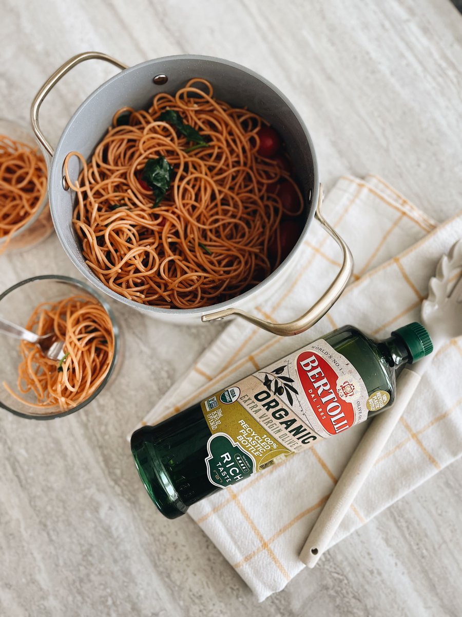 Attention all foodies and sustainability enthusiasts! Have you heard about Bertolli's latest influencer campaign featuring their new recyclable RPET bottle?

Take a look at some of the incredible and delicious content below!

#Bertolli #RPET #Sustainability #Deoleo