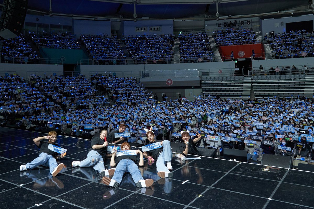 벌써 11주년을 맞이하는 비투비와 멜로디를 축하하며 작게 이벤트를 준비하였습니다!!

#RT 추첨 11분께 달빝 세트를 보내드립니다!

남은 재고 내에서 가득가득 담아드리는 세트로 텀블러, 슬로건 등도 들어갈 수 있다는 점!!

모든 멜로디 참여 가능!💙 (후기 남겨주실 분이면 더더욱 좋아요🥺)