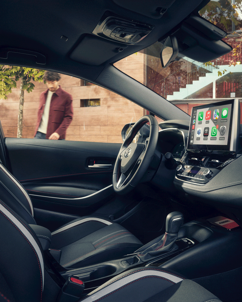 Toyota_Esp's tweet photo. ¡La familia crece! 🙌 El nuevo #Corolla #ElectricHybrid llega con dos motorizaciones #híbridas #eléctricas y hasta seis acabados diferentes para continuar haciendo historia.

¿En quién piensas cuando ves el nuevo #Corolla #ElectricHybrid?

Más info en https://t.co/MCDfJwMoGY https://t.co/xfoCFrUHsw