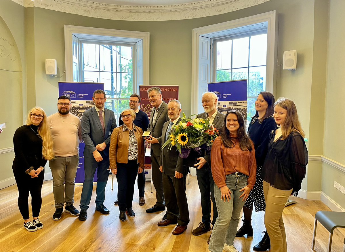 pjoriordan's tweet photo. Who should follow in the footsteps of last year's Irish 🇮🇪 winners of the European Citizen's Prize 🇪🇺
@JigsawYMH and @NascIreland ? 

Reward deserving projects in your community by simply nominating them for the European Citizen’s Prize 2023 by 31/03 → https://t.co/tk7bhOD1oP https://t.co/uH5ES19IQZ