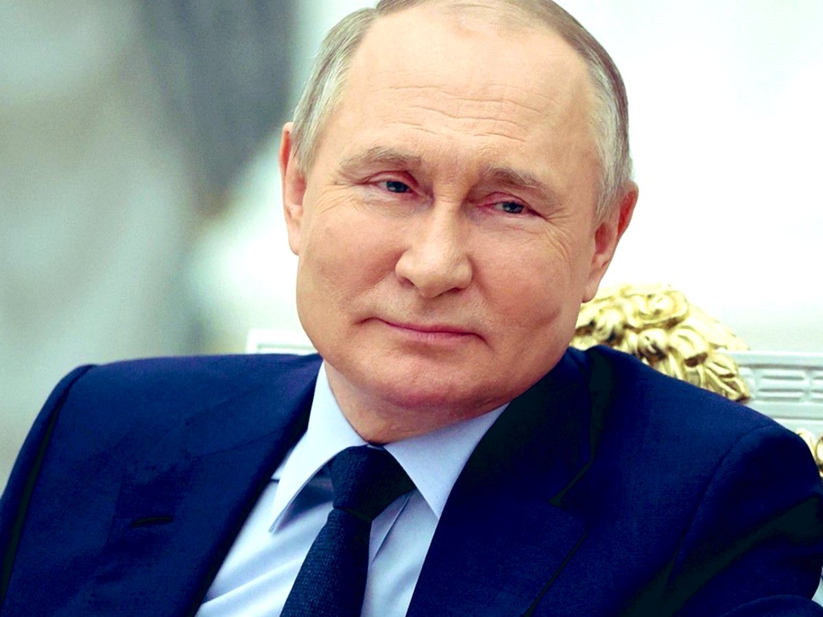 🔴Vladimir #Poutine : «Notre pays a toujours donné la priorité à la coopération avec les États africains. C'est l'une des priorités invariables de la politique étrangère russe», a déclaré le président russe lors de la  conférence «Russie-Afrique dans un monde multipolaire».