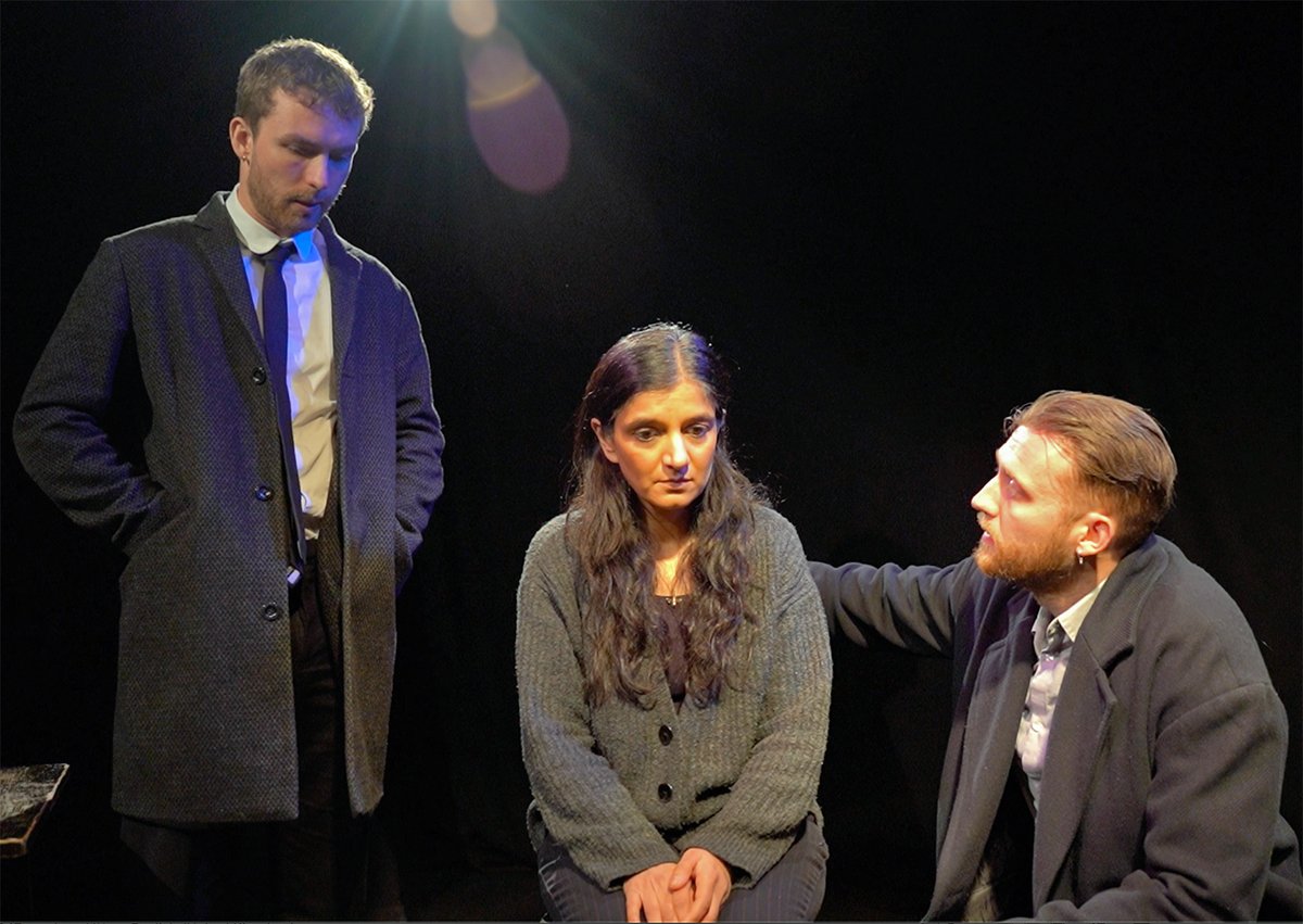 KingsHeadThtr's tweet image. Best of luck to the One Minute team for opening night!

This revival of Simon Stephen&apos;s urgent &amp;amp; gritty crime drama explores grief &amp;amp; human nature over the disappearance of a child, unfolding in the streets of London.

🎟 Until Sun 26 Mar, book from £10!
kingsheadtheatre.com/whats-on/one-m…