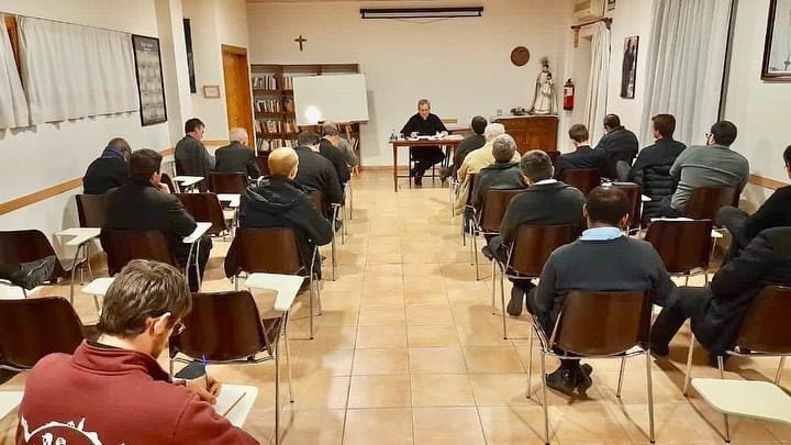 BisbatTerrassa's tweet photo. Des del diumenge 19 fins el divendres 24 de març un bon nombre de preveres participen en els #Exercicis #Espirituals organitzats per la diòcesi i predicats per Mons. Javier Vilanova, bisbe auxiliar de Barcelona, a les Cooperadores de #CaldesdeMontbui. https://t.co/oGXQIBKvrb