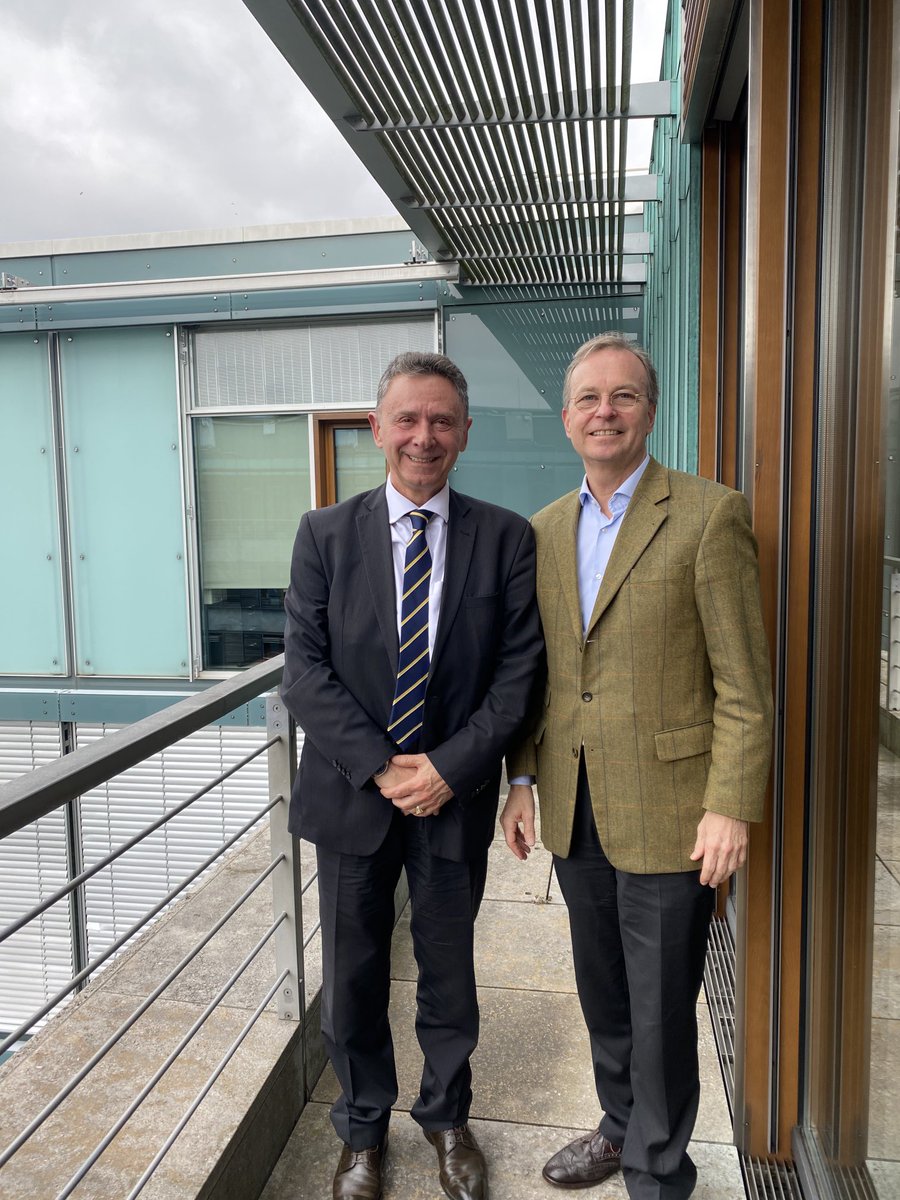 Aufbauend auf den bisherigen erfolgreichen Projekten in Bildung, Forschung und Wirtschaft wollen wir mit der ⁦<a href="/ahkgermany/">AHK Griechenland</a>⁩ die Zusammenarbeit zwischen Griechenland 🇬🇷 und Deutschland 🇩🇪 weiter voranbringen.Gutes Gespräch mit meinem Partner ⁦<a href="/AthanassiosKel1/">Athanassios Kelemis</a>⁩ .