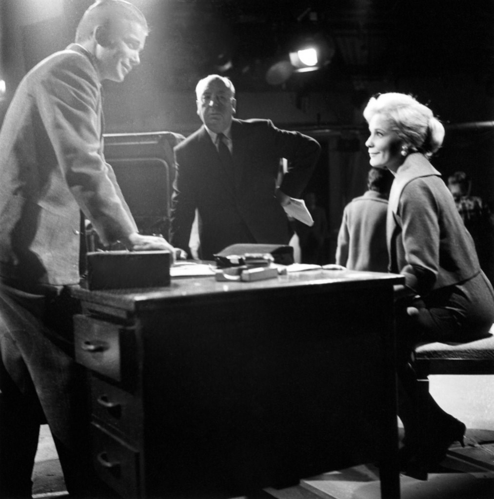 DelectoMank's tweet photo. Hey @WilliamShatner do you remember this Cancer PSA with Alfred Hitchcock from 1959? https://t.co/spfg7KhyAz