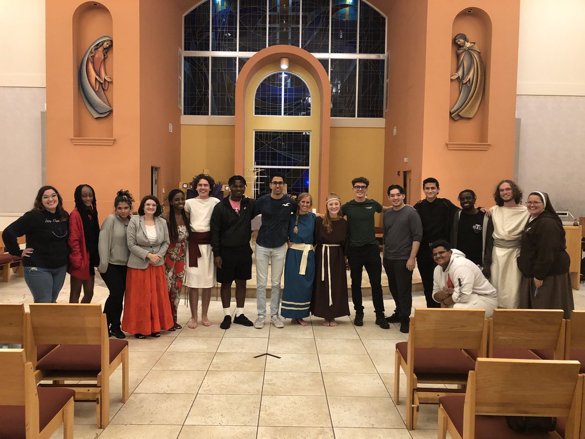 STUChorus's tweet photo. We Loved ❤️ having @livingpagestheatre on our campus for their performance of “ To the Church in Rome” based on Romans. Thanks for letting us be a part and for bringing scripture alive through the arts! 🎭 #livingpagestheatre #performingarts #floridatour #stagecrew #romans https://t.co/SbWfnu5CiT