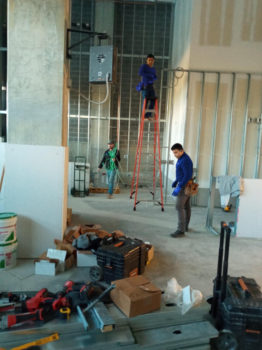 chandleesons's tweet photo. Monday back at work! 🚧 👷 ✅ We're excited to start another gorgeous week with some exciting projects to show you, so stay tuned! https://t.co/T4RtAenRZ9

#Jobsite #Progress #Workday #Monday #Commmercial #Building #ConstructionWorkers #Chandlee #ChandleeConstruction #Atlanta https://t.co/FfGbDEFH3L
