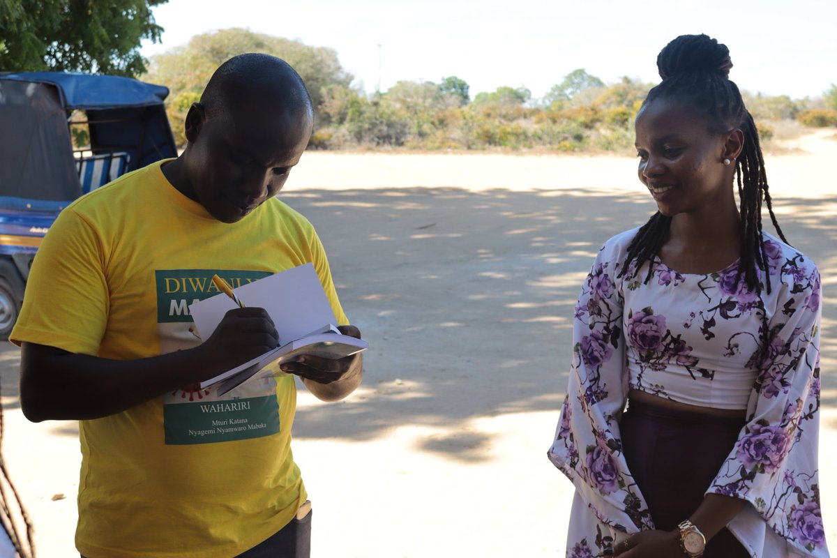 mtu_katana's tweet photo. Autographing an anthology of Swahili short stories 'Ndoto za Mama Mwendawazimu' to Eunniah Mbabazi after a book donation event at Sosobora Primary, Jilore Ward, Kilifi County, over the weekend, She is a Kenyan writer I revere. https://t.co/F5tfpg6MzK