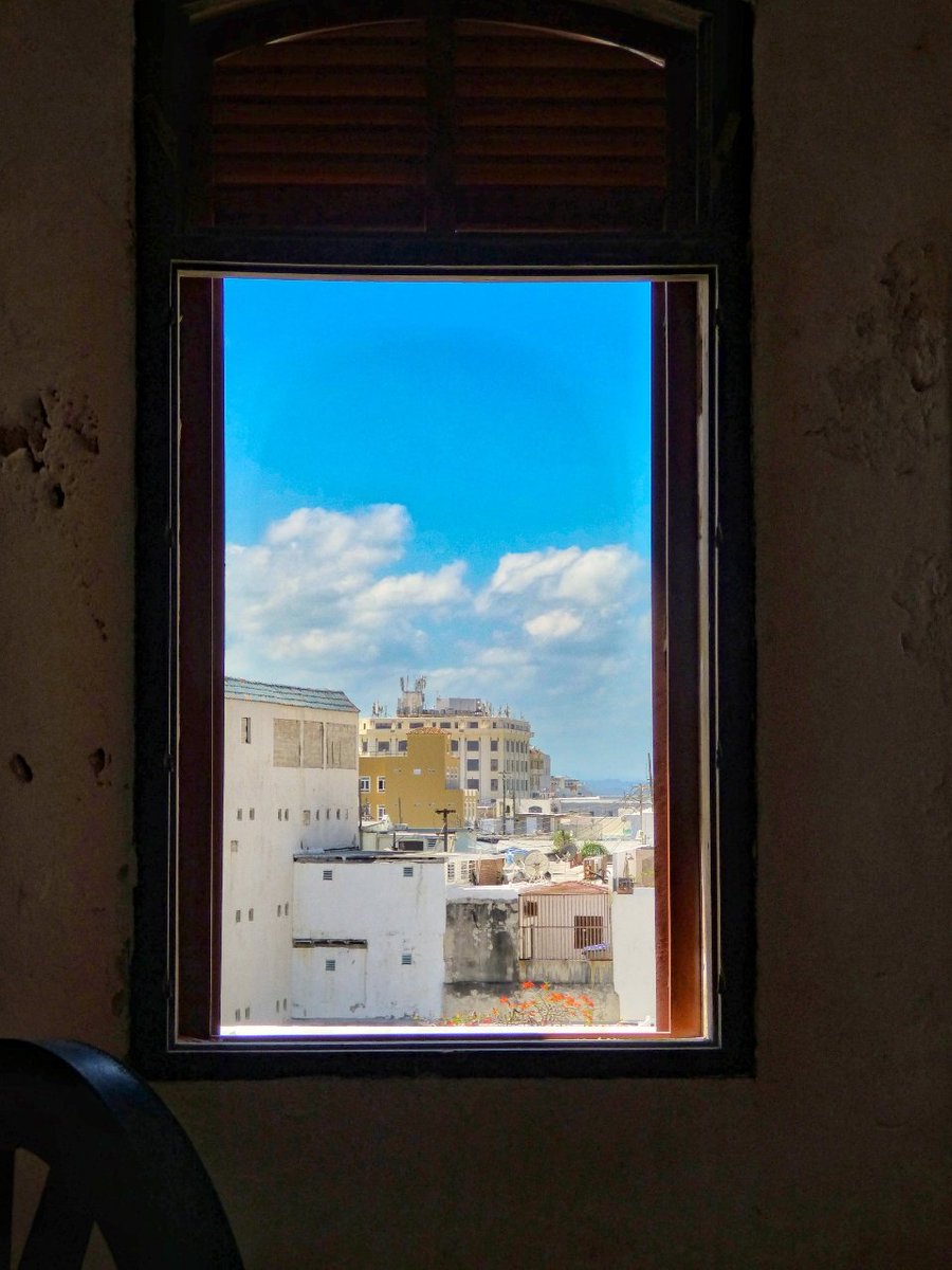 PachecoAcevedo1's tweet photo. #PhotographyTalksBlue Blue window #Blue https://t.co/iC2fs3OKOk