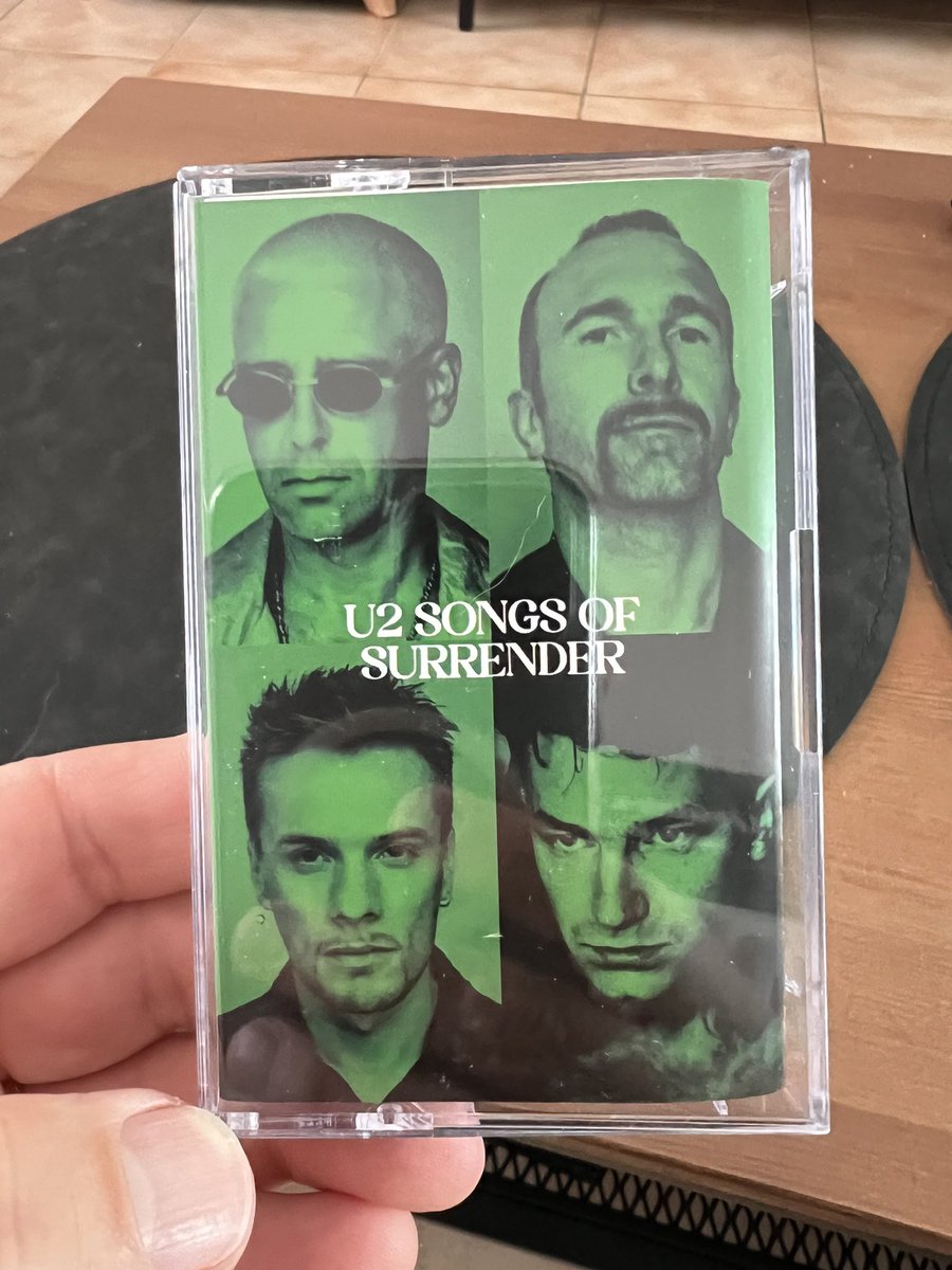 Zooropalg's tweet image. Green cassette ! @U2 #U2SOS40