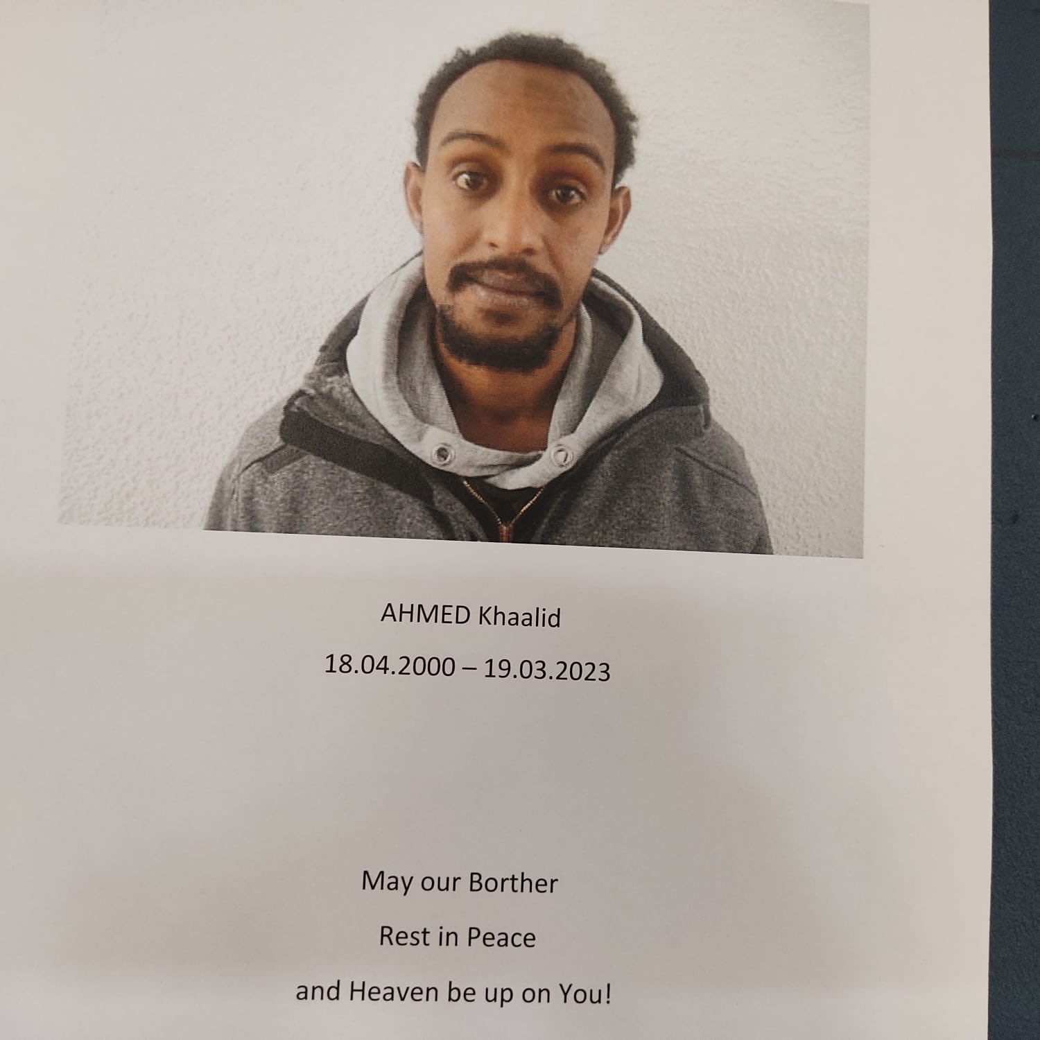 3 Rosen gegen Grenzen on Twitter 