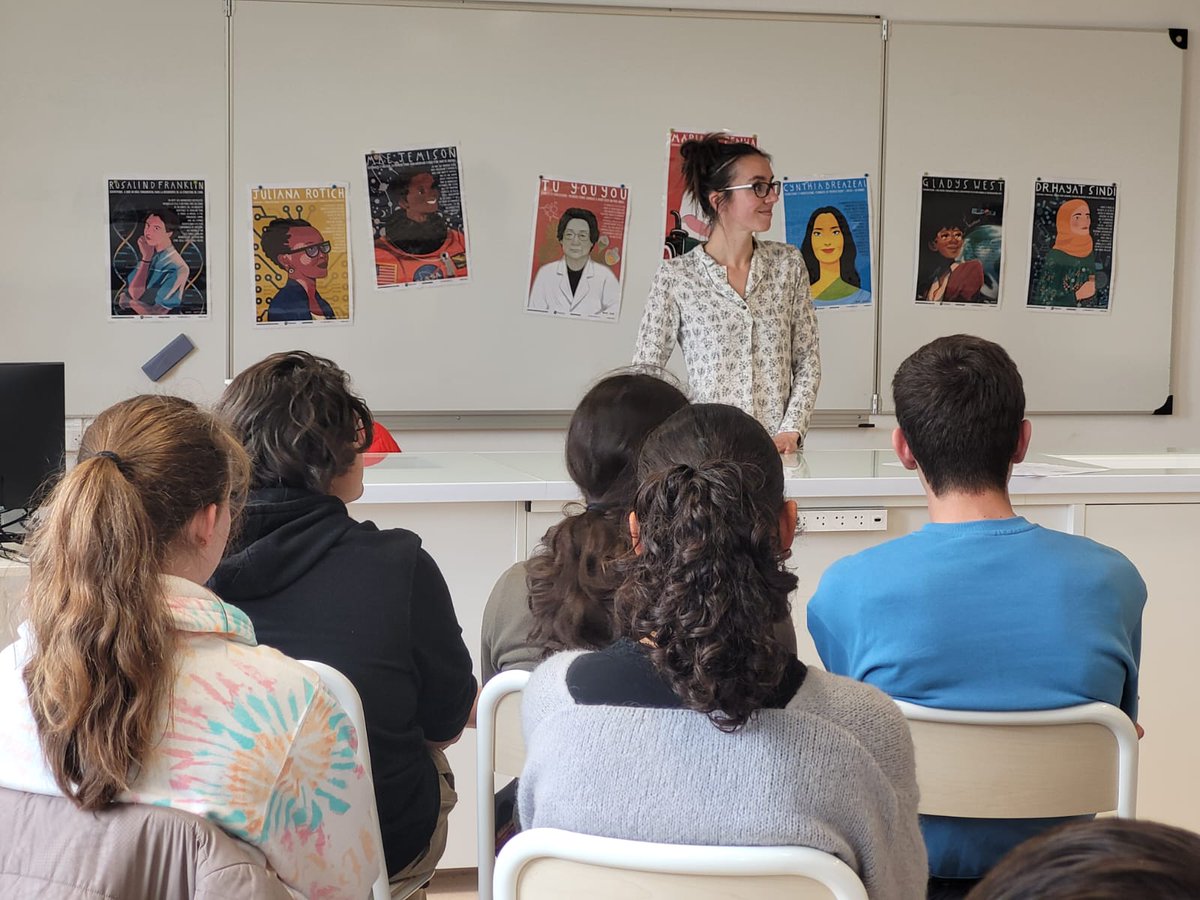 Vendredi dernier, j'intervenais au lycée Simone Veil de #Gignac auprès de 2 classes pour parler du métier de chercheuse en écologie 🐦
Ces interventions se font dans le cadre des actions menées par l'association @FemmesSciences pour sensibiliser à l' #égalitéFH en sciences !👩‍🔬👨‍🔬