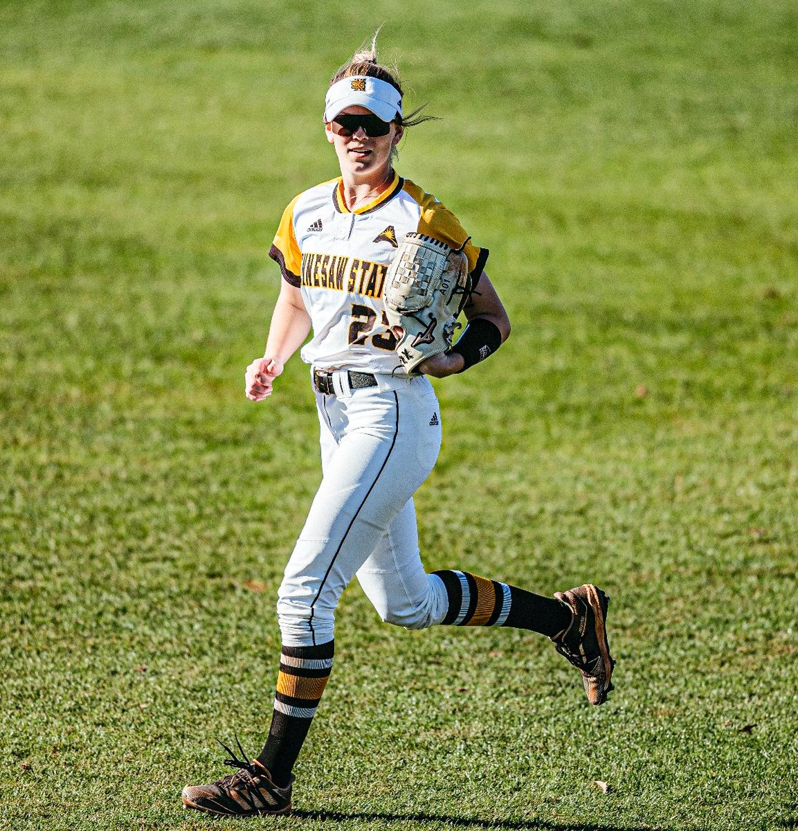Atlantic Sun Conference (@asunsports) on Twitter photo ๐น๐ด๐ผ...๐ง
Stella Henry went 6๏ธโฃ-for-9๏ธโฃ with a .667 batting average this week for <a href="/KSUOwlsSB/">Kennesaw State Softball</a> & has recorded 1๏ธโฃ7๏ธโฃ hits in her last 1๏ธโฃ5๏ธโฃ games! ๐
Henry was nominated for <a href="/ASUNSoftball/">ASUN Softball๐ฅ</a> Player of the Week! ๐๐ฏ
#ASUNBuilt | #OneKS ๐ฆ ๐น๐ด๐ผ...๐ง
Stella Henry went 6๏ธโฃ-for-9๏ธโฃ with a .667 batting average this week for <a href="/KSUOwlsSB/">Kennesaw State Softball</a> & has recorded 1๏ธโฃ7๏ธโฃ hits in her last 1๏ธโฃ5๏ธโฃ games! ๐
Henry was nominated for <a href="/ASUNSoftball/">ASUN Softball๐ฅ</a> Player of the Week! ๐๐ฏ
#ASUNBuilt | #OneKS ๐ฆ