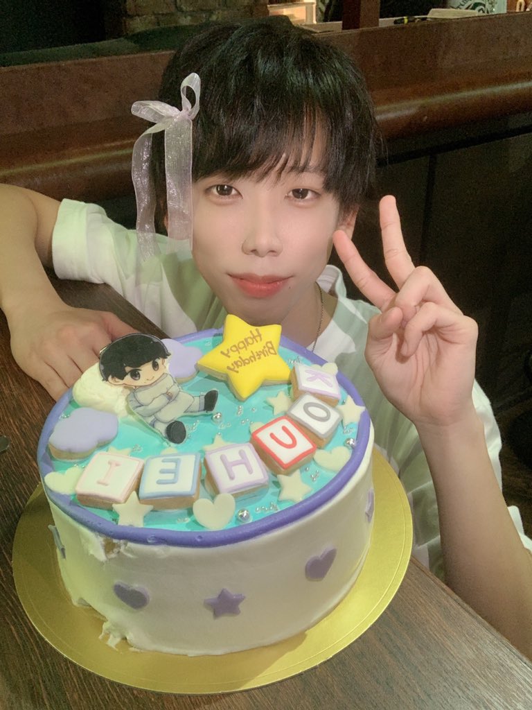 ur_boxga_ati's tweet photo. 日野生誕ありがとうございました！

いろいろ準備してくれた方、ライブ来てくれた方、本当に本当にありがとう🙇🏻‍♂️
幸せです！！！

チーム不憫日野も空蒼も大好きだよ！

これからも安眠と日野をよろしくお願いします💟 https://t.co/0s88Ym7YsV