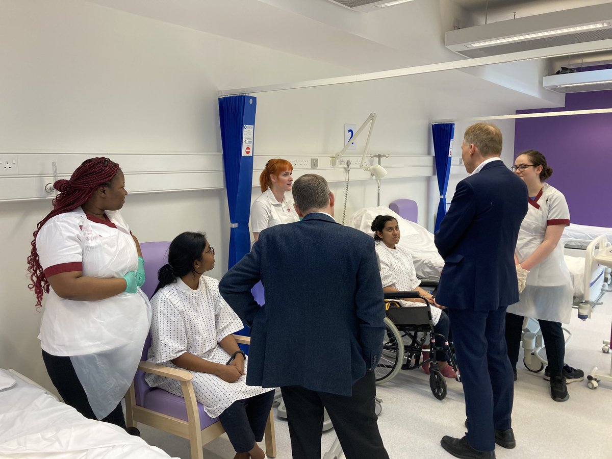 hbattyphysio's tweet photo. The VC @Hallam_VC and senior leaders from @HallamUniNews came to visit our fabulous new ward in action today @sheffnurse @ahpshu @j9timms @StewyB_SCE @SteveP0ult0n https://t.co/2rJ85hNcxO