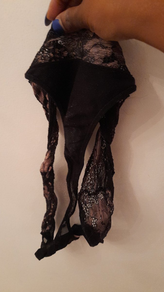 MissVivienne8's tweet image. Fresh vers ondergoed nat en in gespoten onderbroek heerlijke geur van ebony Queen te koop Pm voor versturen naar jou met opdrachtje erbij #ondergoed #tekoop #ebonymistress #ebonyqueen #bdsmnl #nlsm #nlmeesteresseb @sexjobs_nl @Kik @klapjes @CuriousFindomme @bdsm_nl @FetLife @kink