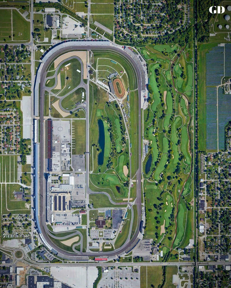 GolfDigest's tweet photo. Brickyard Crossing includes a four-hole stretch inside the legendary Indianapolis Motor Speedway. 🔥 https://t.co/ugRQ3ZYE3H
