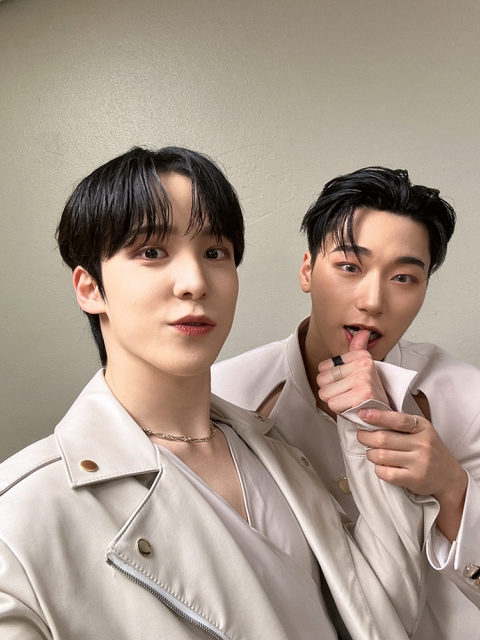ATEEZBR_'s tweet photo. FREE TALK |

[#YUNHO] Nós
Chegamos bem na Coreia❤️ (feat. Selfie JeongSan)

@ATEEZBRASIL_ #ATEEZ https://t.co/4oXQzm3Npj