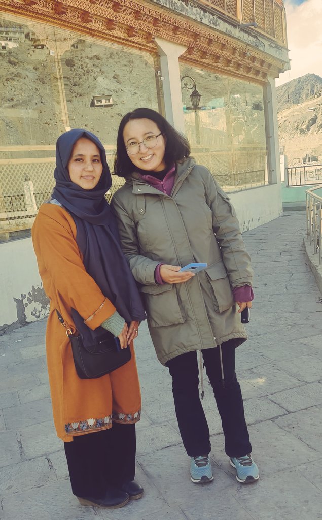 amusam12's tweet photo. Zindagi may kuch aisy logong sy b milty h jissy bhoot kuch sikhny ko milti h...
She is not only my madam but she is my best
 friend,supporter,mentor,guidance.i learned lots of things .
Thku madam for your supports @Jigmat7 https://t.co/mrBj0qQX8D