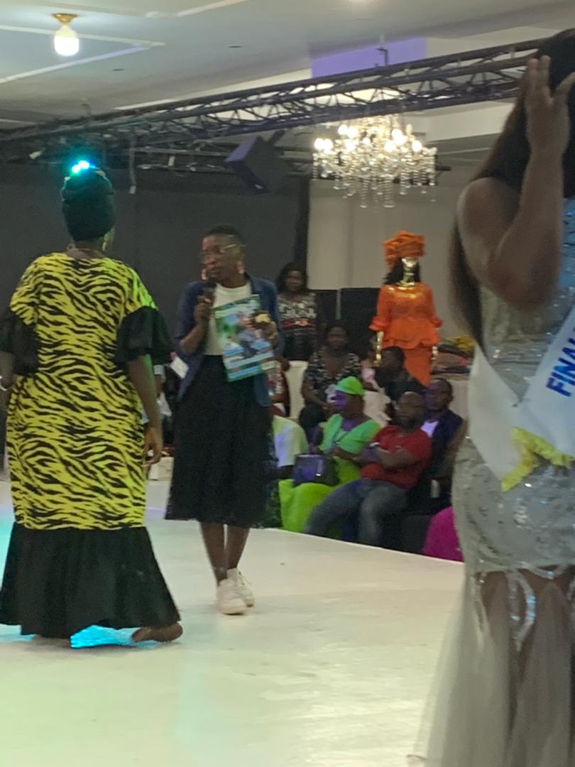 Lady_Fiel's tweet photo. 📍 Hier au #MissMumGlam2023 

Ça fait vraiment plaisir de rencontrer des personnes qui connaissent et apprécient  ce que vous faites. ❤️

Merci @famille_20 🥰
#MissVelo 🚴 https://t.co/ShCJuAXszz