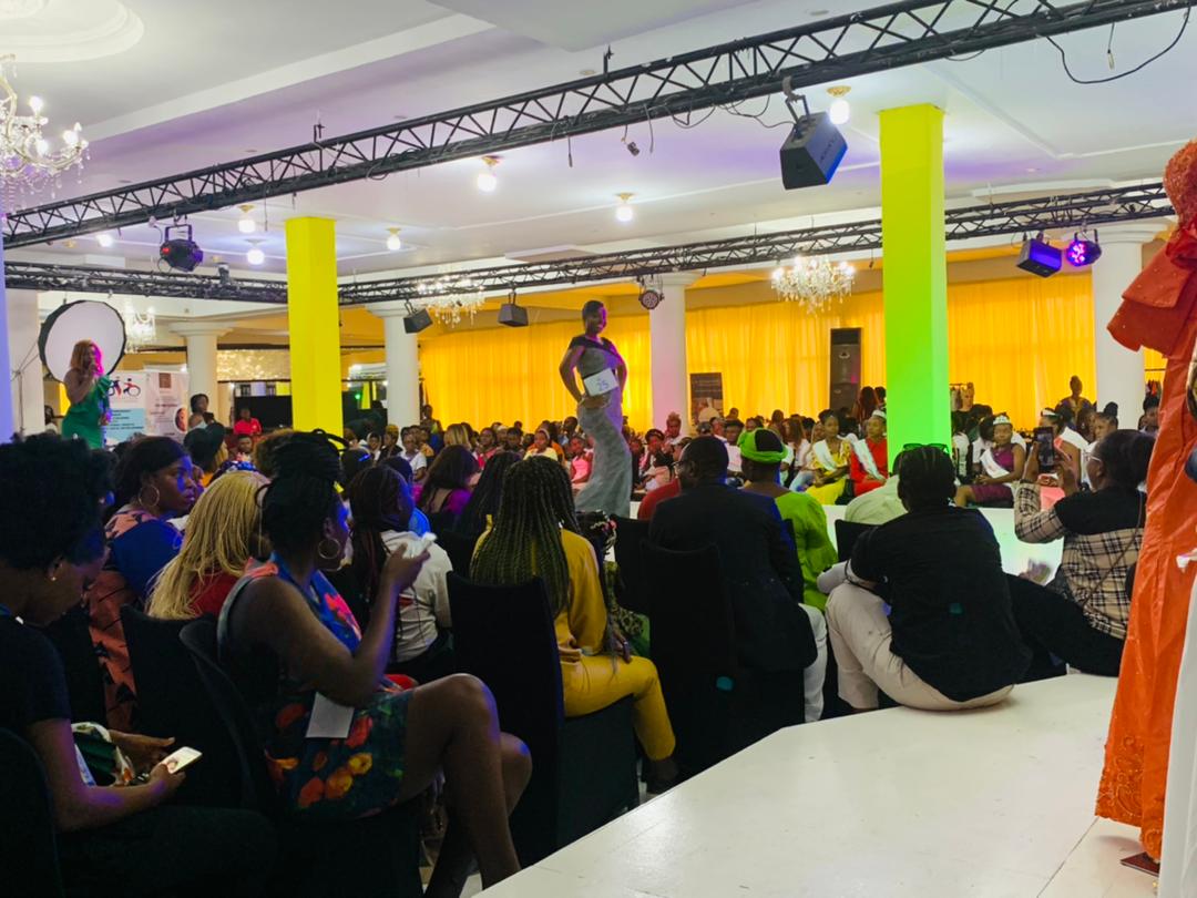 Lady_Fiel's tweet photo. 📍 Hier au #MissMumGlam2023 

Ça fait vraiment plaisir de rencontrer des personnes qui connaissent et apprécient  ce que vous faites. ❤️

Merci @famille_20 🥰
#MissVelo 🚴 https://t.co/ShCJuAXszz