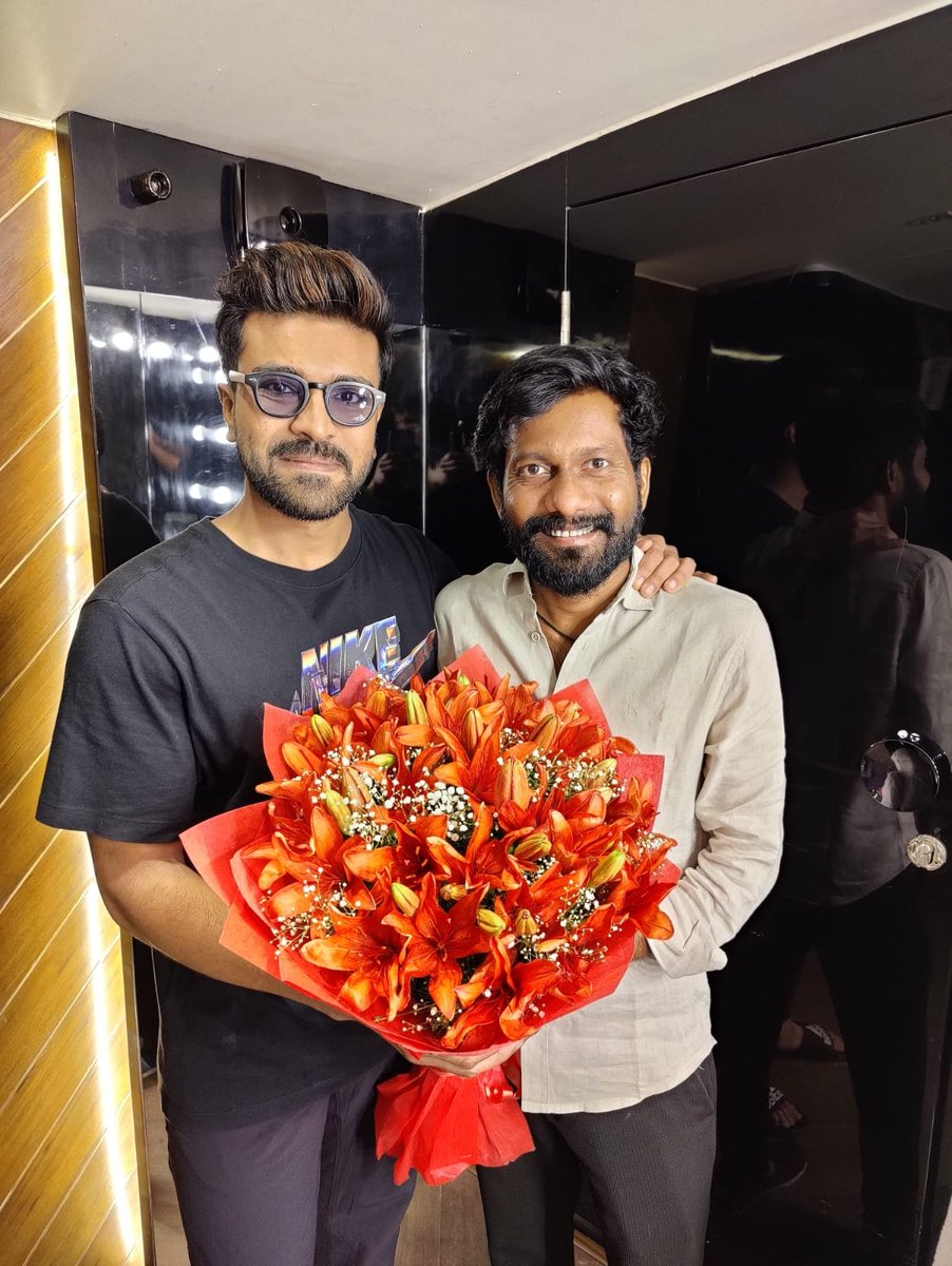BuchiBabuSana's tweet photo. Hearty Congratulations to you @AlwaysRamCharan Sir ❤️ on winning the Oscar!!!
The entire team of RRR has made our India proud....❤️🤗🙏🏼 https://t.co/YaTBedVa1o