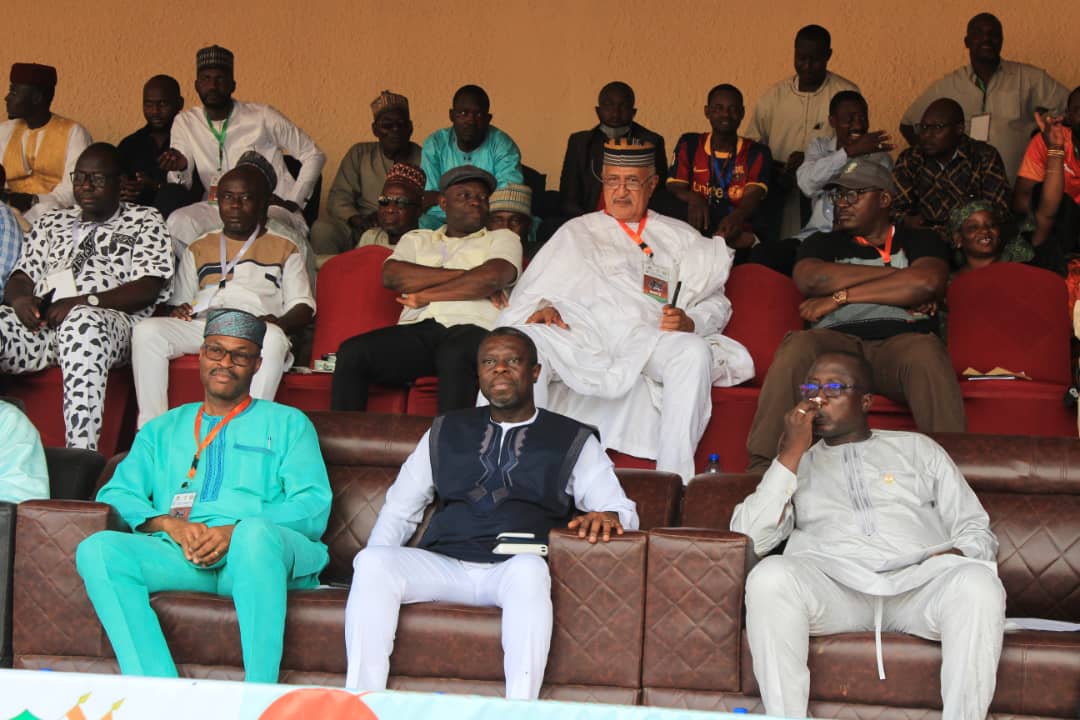 ecowas_cedeao's tweet photo. Après trois jours de combats très techniques et de haut niveau, le 12ème tournoi de lutte africaine de la CEDEAO qui opposait plus d’une soixantaine de lutteurs venus de treize (13) pays membres de l’organisation régionale, a pris fin ce dimanche 19 mars 2023 à Niamey au Niger. https://t.co/y4K9mG3E7v
