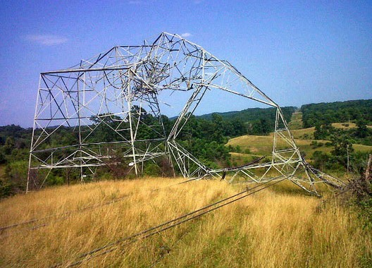 In June 2012, a line of severe thunderstorms known as a derecho became one of the worst weather events in WV history. Wind speeds up to 80MPH left 670,000 people in WV without power, some for over a week, during a dangerous heat wave. https://t.co/bnW4B8HwQw https://t.co/Vt3zEEn8PA