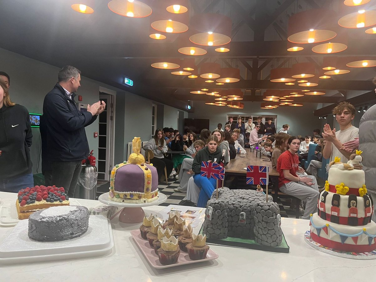 PangbourneColl's tweet photo. How about that for some showstoppers! Friday night saw our divisions go head-to-head during 'Divisional Bake Off' 🍰

With a theme of The King's Coronation, each division truly showed off their #PangCollCreativity

#PangCollMacquarie even made THREE cakes 🤩 #PangCollDivActivity https://t.co/yJ3NIMBUhG
