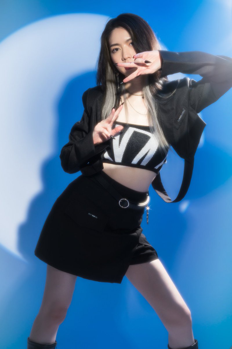 SariiNashi's tweet photo. 💙💙💙
📸 Photo by Jhoeiei
💋 Makeup &amp; Styling by me 
🪧 Studio @ seeya.homestudio https://t.co/Yb801w3LBJ