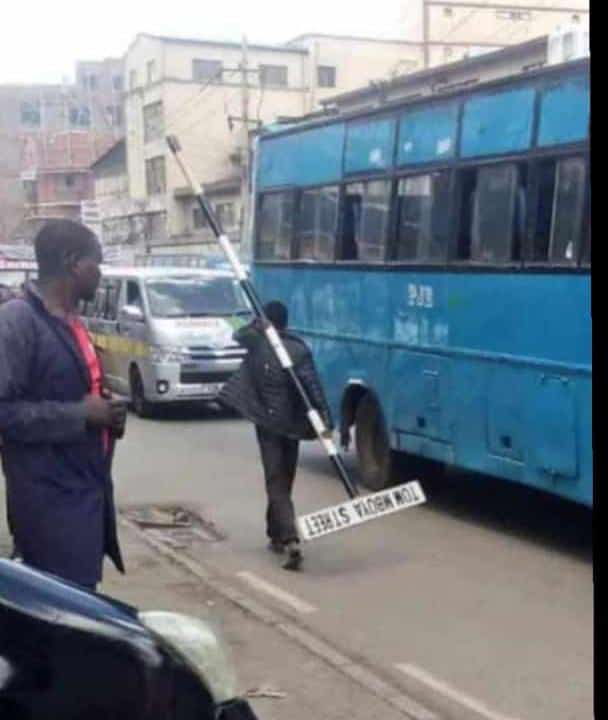 EstherMaingi9's tweet photo. Meanwhile Tom Mboya street imeenda 😂😂 https://t.co/1ycrAerpA0