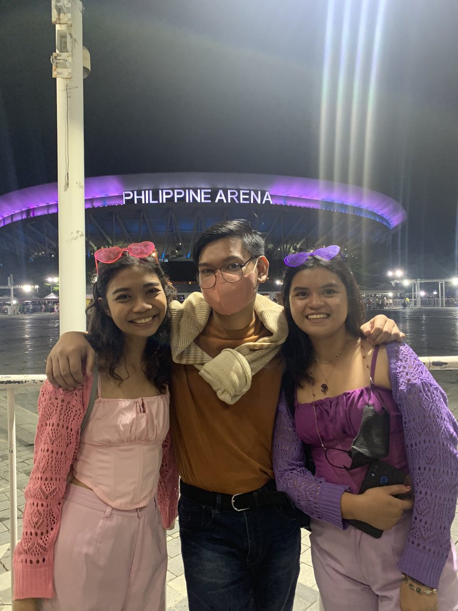 muichiro_nanika's tweet photo. ONE OF THE BEST THINGS THAT HAVE EVER HAPPENED. THANKYOU HARRY STYLES FOR EVERYTHING 😭✨
"Please feel free to be whoever you want to be" ✨🫶🏼🫶🏼
#HarryStylesInMNL
#LoveOnTour https://t.co/gY7uSt8KhG