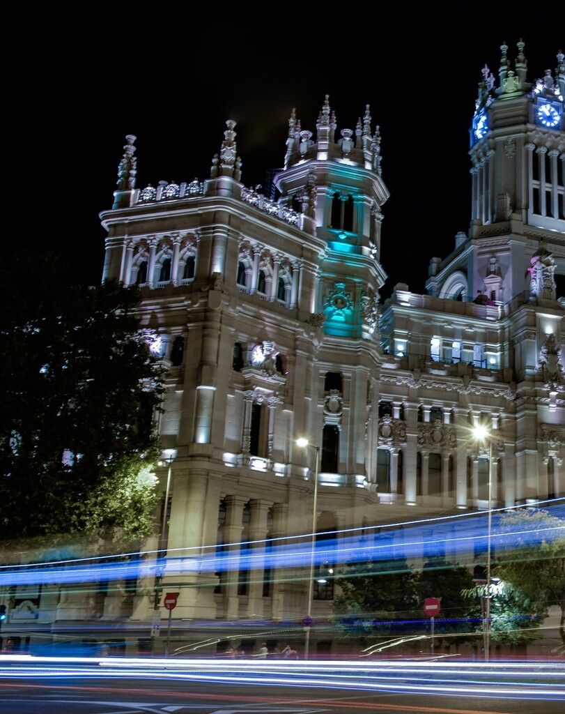 HelloLen's tweet image. Cibeles Palace (Spanish: Palacio de Cibeles), formally known as Palacio de Comunicaciones (Palace of Communications) and Palacio de Telecomunicaciones (Palace of Telecommunications) until 2011, is a complex composed of two buildings with white facades an… instagr.am/p/CqAz0SpsJfV/