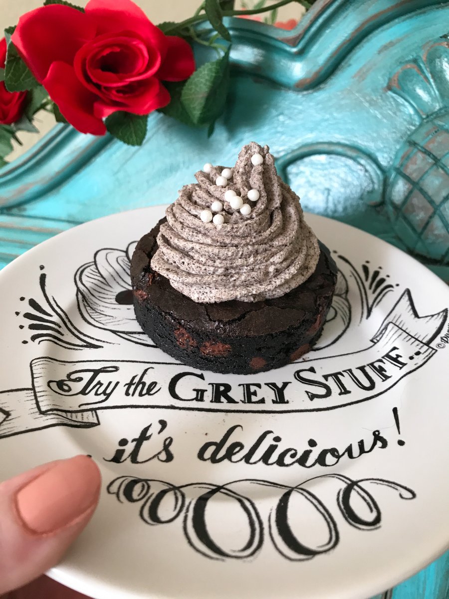 therosetable's tweet photo. Happy #MickeyMonday! Have you tried The Grey Stuff? It's delicious! ๐น ๐ซ๐
Recipe: https://t.co/Pvd8S3pug1
#disneyfood #BeautyAndTheBeast #thegreystuff #beourguest https://t.co/VA6NOuAMNA