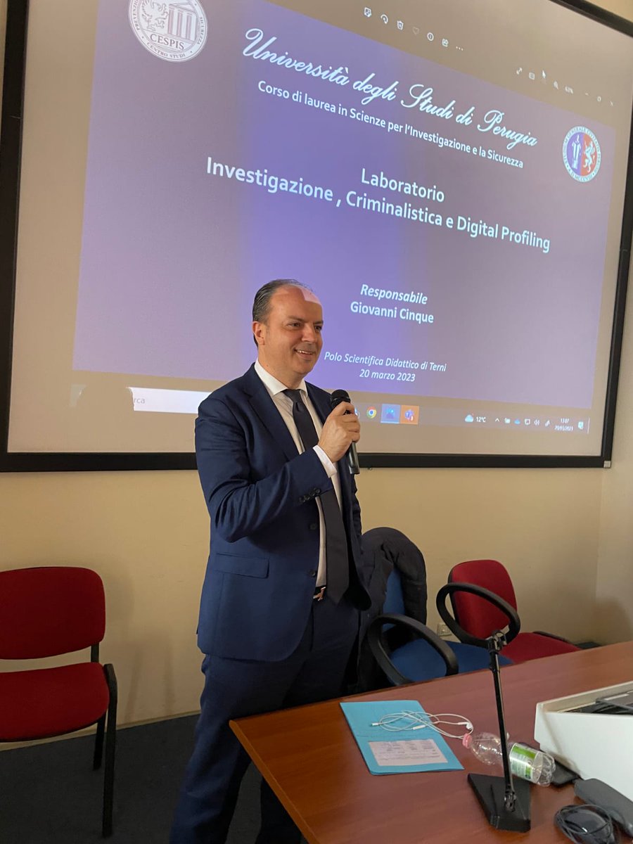 CinqueGiova's tweet photo. Oggi la Presentazione del Laboratorio #Investigatione, #Criminalistica e #DigitalProfiling, con gli studenti @UniperugiaNews
#narni #cespis ๐๐ฉ๐ปโ๐ป๐ตโโ๏ธ #culturadellasicurezza https://t.co/vEyHcG6EWk