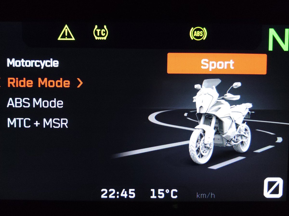 KTM819O4's tweet photo. #妙義山 #1290SuperAdventureRS #RideMode #SuspensionMode
#PreloadAdjuster #AntiDive https://t.co/8vqe9AMvy2