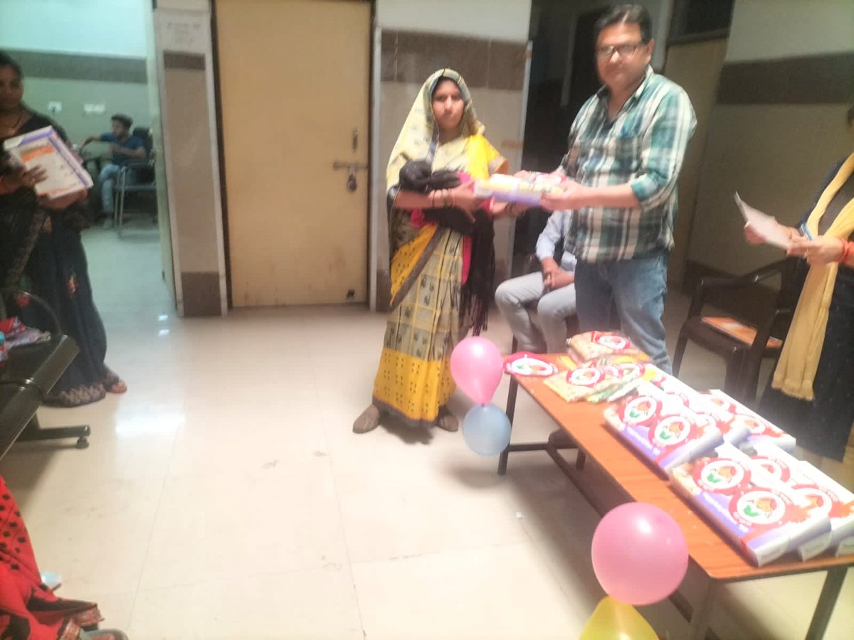 DpoUnnao's tweet photo. बेटी बचाओ बेटी पढ़ाओ योजना के अंतर्गत कन्या जन्म उत्सव कार्यक्रम काआयोजन जनपद के विभिन्न सामुदायिक स्वास्थ्य केंद्रों पर किया गया @UPGovt @UPMahilaKalyan @MinistryWCD @CMOfficeUP @dmunnao https://t.co/iVrBBwKjH9
