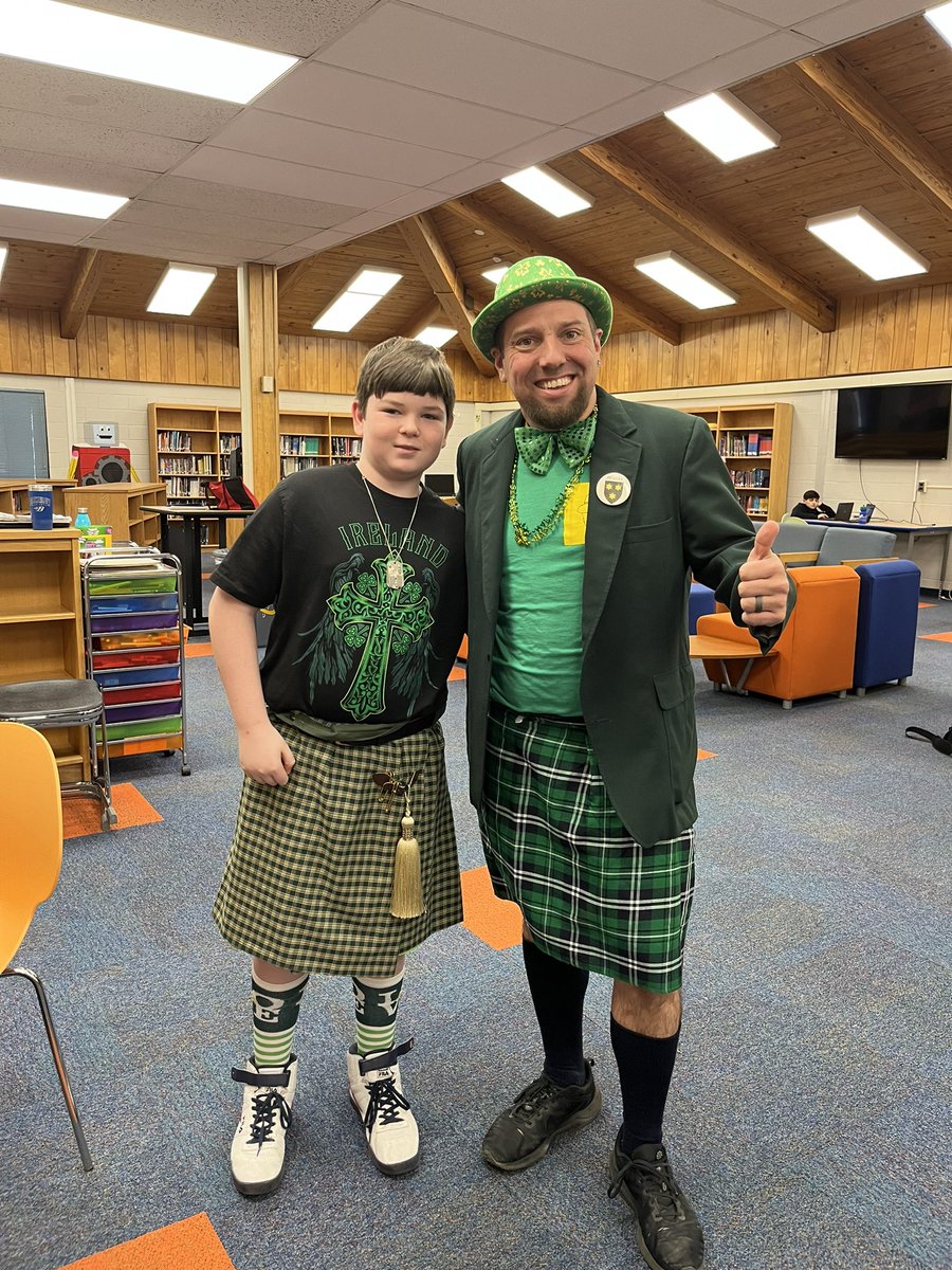 KimFredericks23's tweet photo. Happy St Patrick’s Day from #barkalow #CTBarkalow #barkalowbluejays https://t.co/aovlb6dhG8