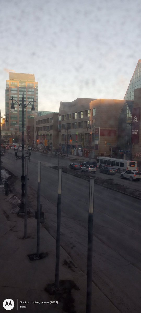 LPegcity's tweet photo. Cleaning up da glass @mbhydro  you need to get yours done https://t.co/Kx4qh4VwZ1