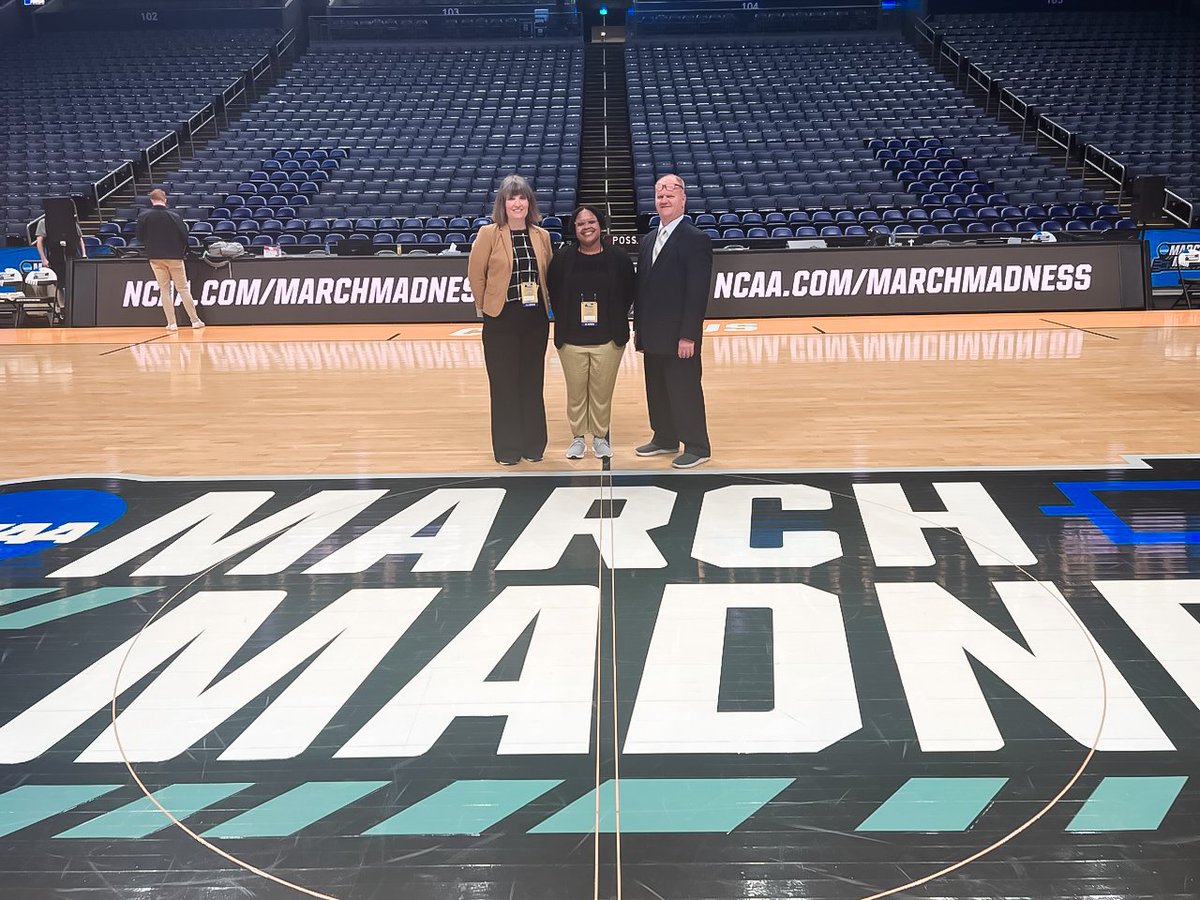 AlissaC's tweet image. The Columbus media coordination team made it through the weekend undefeated. Thanks for getting the band back together @OSUADAthComm. #MarchMadness