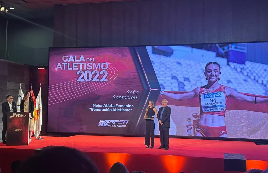 Lycée Français de Barcelone tweet media