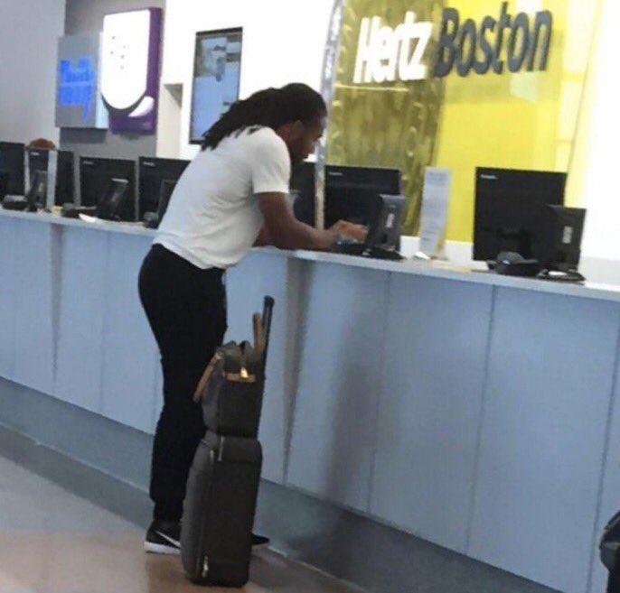 Patsperfect_'s tweet photo. 🚨BREAKING NEWS🚨 

DEANDRE HOPKINS WAS SPOTTED AT LOGAN AIRPORT THIS MORNING ‼️‼️‼️‼️ COULD DHOP TO THE PATRIOTS FINALLY BE HAPPENING???? https://t.co/J9008wv3sd