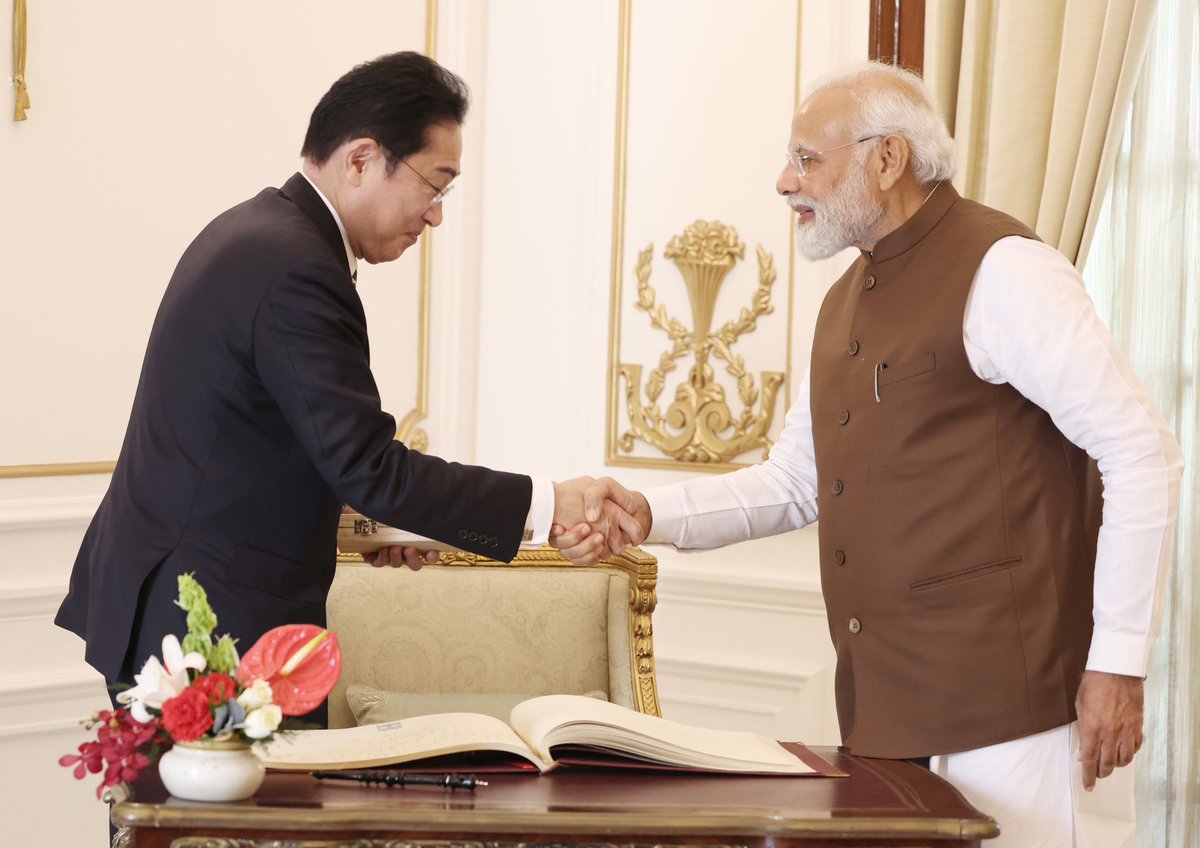 Held excellent talks with PM @kishida230. We discussed boosting India-Japan ties in sectors like defence, healthcare, technology, and other issues. We also discussed ways to increase competitiveness in logistics, food processing, MSME, textiles and more. 🇮🇳 🇯🇵