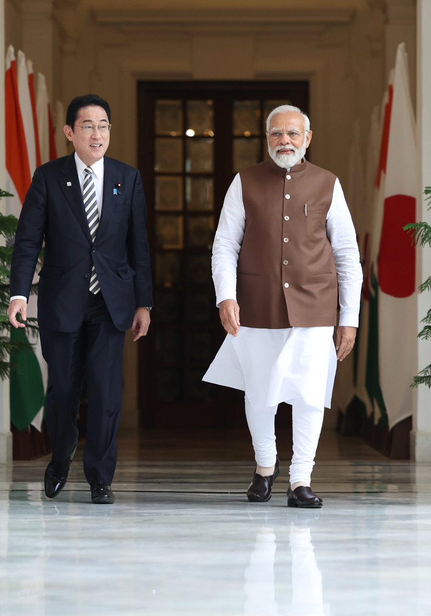 narendramodi's tweet image. Held excellent talks with PM @kishida230. We discussed boosting India-Japan ties in sectors like defence, healthcare, technology, and other issues. We also discussed ways to increase competitiveness in logistics, food processing, MSME, textiles and more. 🇮🇳 🇯🇵