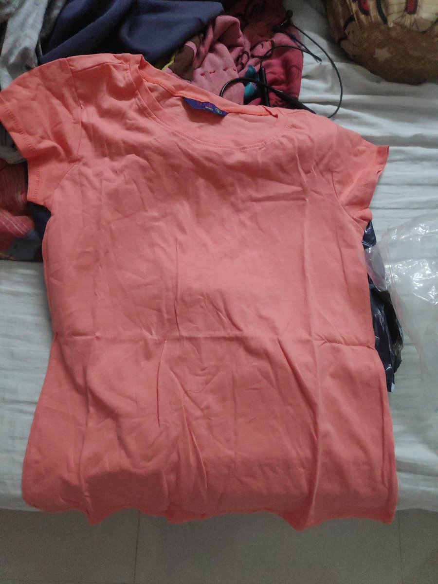 divine09nft's tweet photo. @AJIOLife 

What i ordered vs what i received.

#AjioAllStarsSale #Ajio https://t.co/GUqhuW3den