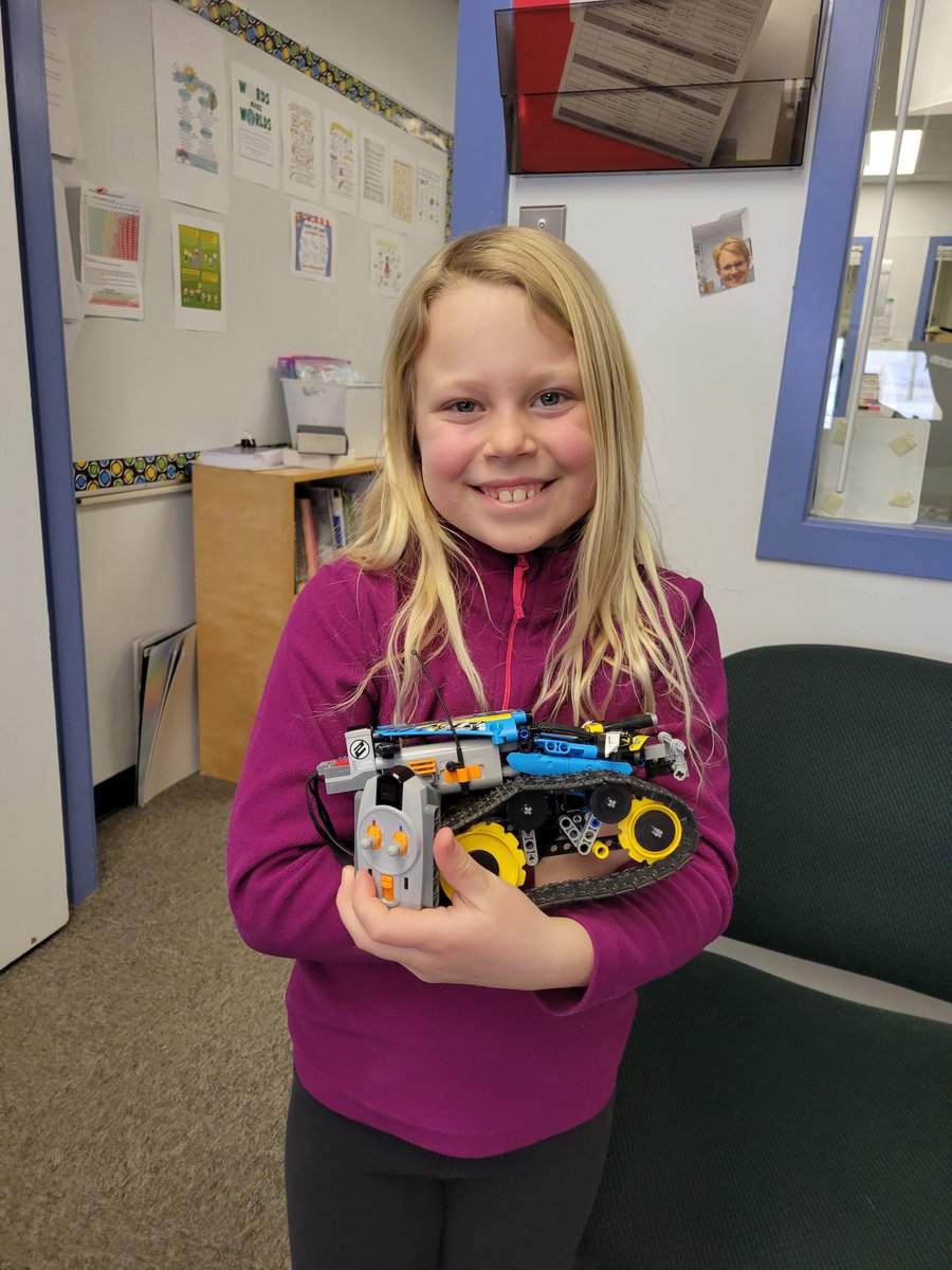 Sunnyside_rocks's tweet photo. Check out some of these great pictures from our after school STEAM group that finished a few weeks ago. There was so much amazing creativity and passion! #sunnysiderocks https://t.co/Xc97RBbQ1Z