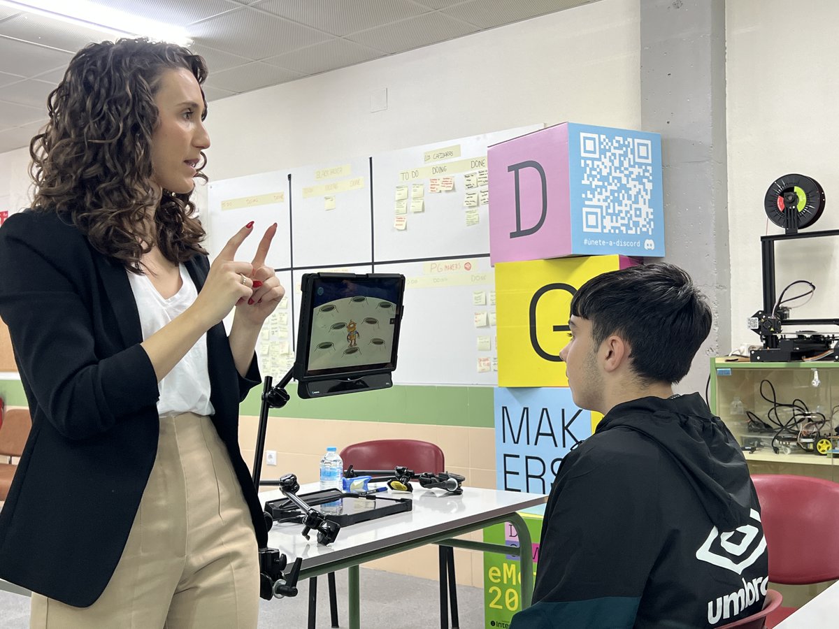 Agradecer a <a href="/Irisbond/">IRISBOND</a>, por su formación a los DGMakers en lectores oculares con dispositivos <a href="/MicrosoftEduEsp/">Microsoft Educación</a> y  <a href="/GoldenmacEDU/">K-tuin Educación</a> para usar en el proyecto #4Inclusion. Hoy aprendiendo para la sesión miércoles del proyecto 4Inclusion. <a href="/FIntegraDigital/">Fundación Integra Digital</a> <a href="/ProgramasRM/">ProgramasRM</a>