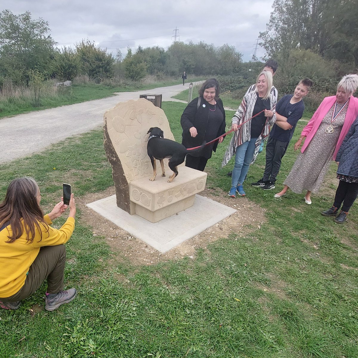 IdeasTest's tweet photo. In #HiddenLands we worked with schools and the community in #Sittingbourne to not only choose an artist, but to co-create sculptures for @MiltonCreek Country Park.
"Loved the workshop - really good fun"
"A really lovely concept. Well done to everyone involved."
@RaybelCharters https://t.co/w9GKQGdnKb