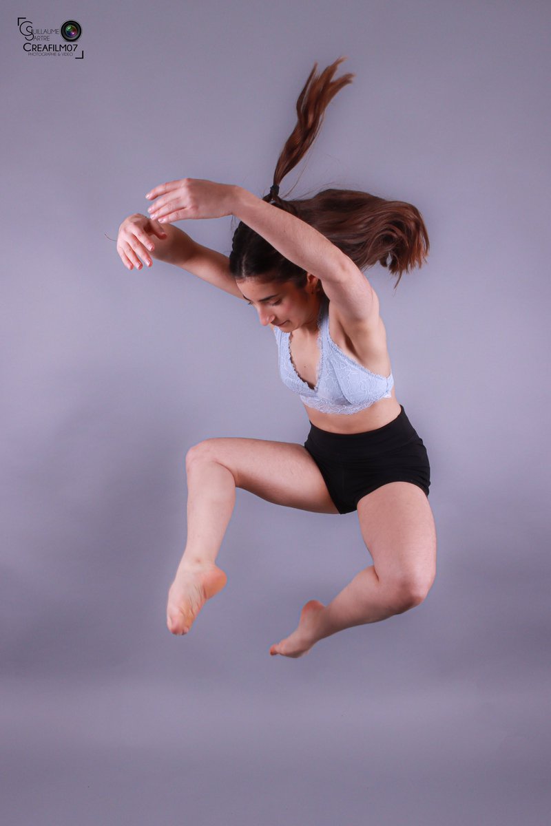 CREAFILM07's tweet photo. « Lorsque je danse je ne peux pas juger, je ne peux pas haïr, je ne peux me séparer de la vie. Je peux seulement être heureux et complet. »
#creafilm07 #danse #dance #studiophotography #ardeche #lepouzin #danseuse # https://t.co/BKPzWBwPOs