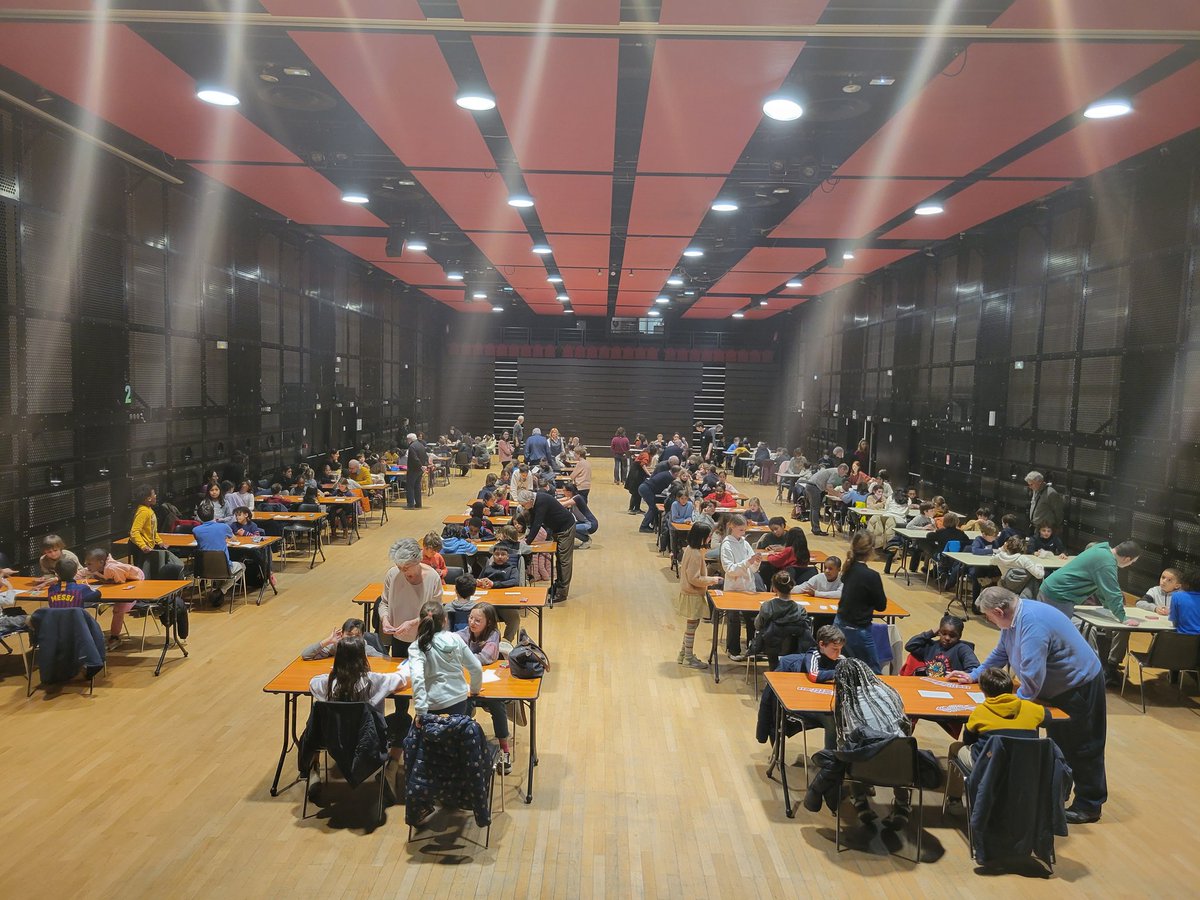 cgadet's tweet photo. Événement "Bridgeons entre générations" organisé par l'@Academie_Paris en partenariat avec la @FF_Bridge et la @Mairiedu11. Participation de 180 écoliers et collégiens Paris 11e et de 50 parents, étudiants et seniors bridgeurs.
@CTorossian_Off @education_gouv https://t.co/NZaQAmi6uf